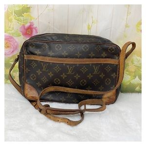 Authentic Louis Vuitton Reposter Crossbody
